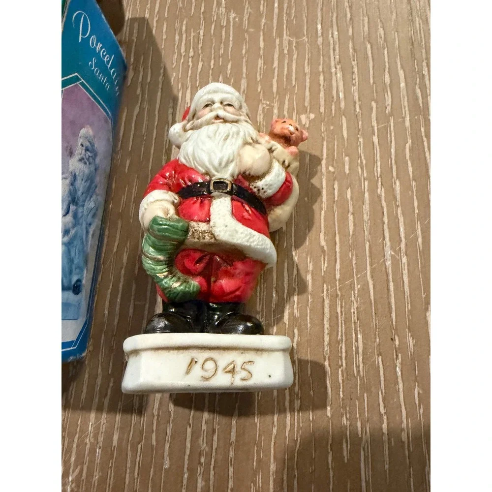 Vintage Heilig-Meyers 1945 Porcelain Santa Figurine 4